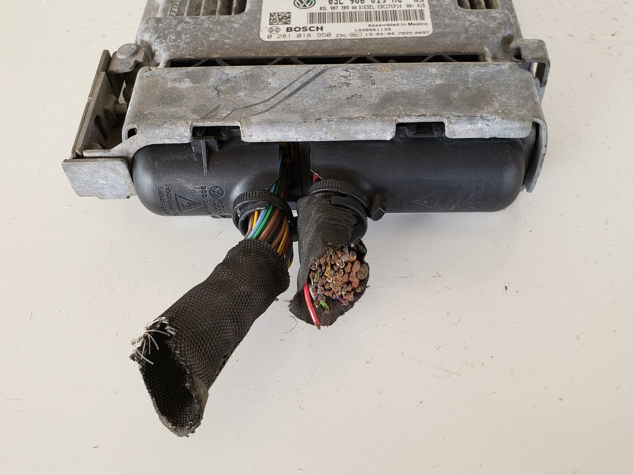 2013-2014 Jetta 03L 906 019 HC Computer Brain Engine Control ECU ECM EBX Module