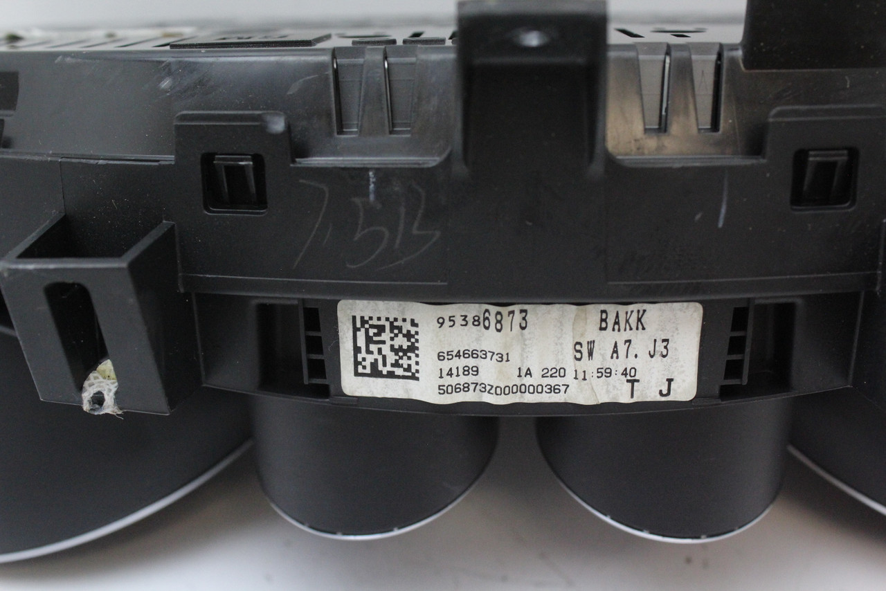 15 2015 Buick Encore 95386873 Speedometer Head Instrument Cluster Gauges 64K