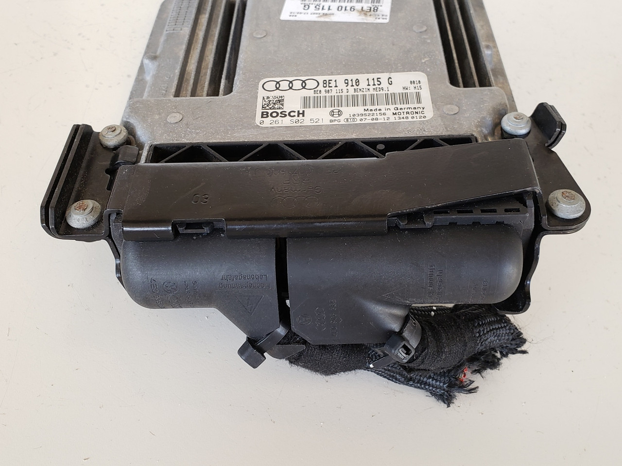 2008-2009 Audi A4 8E1 910 115G Computer Brain Engine Control ECU ECM EBX Module