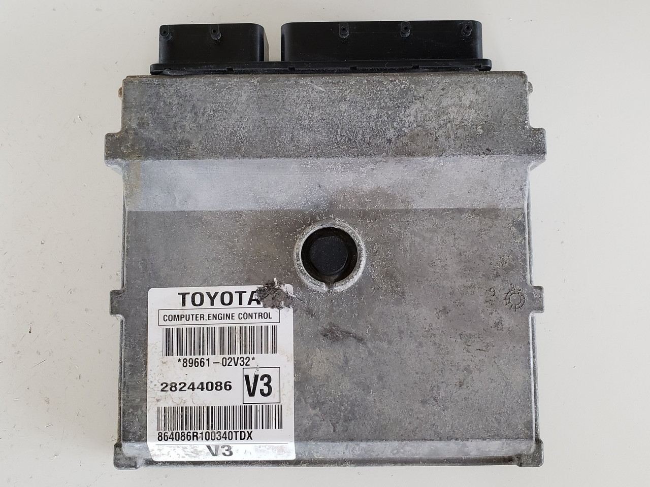 2009-2010 Matrix 89661-02V32 Computer Brain Engine Control ECU ECM EBX Module