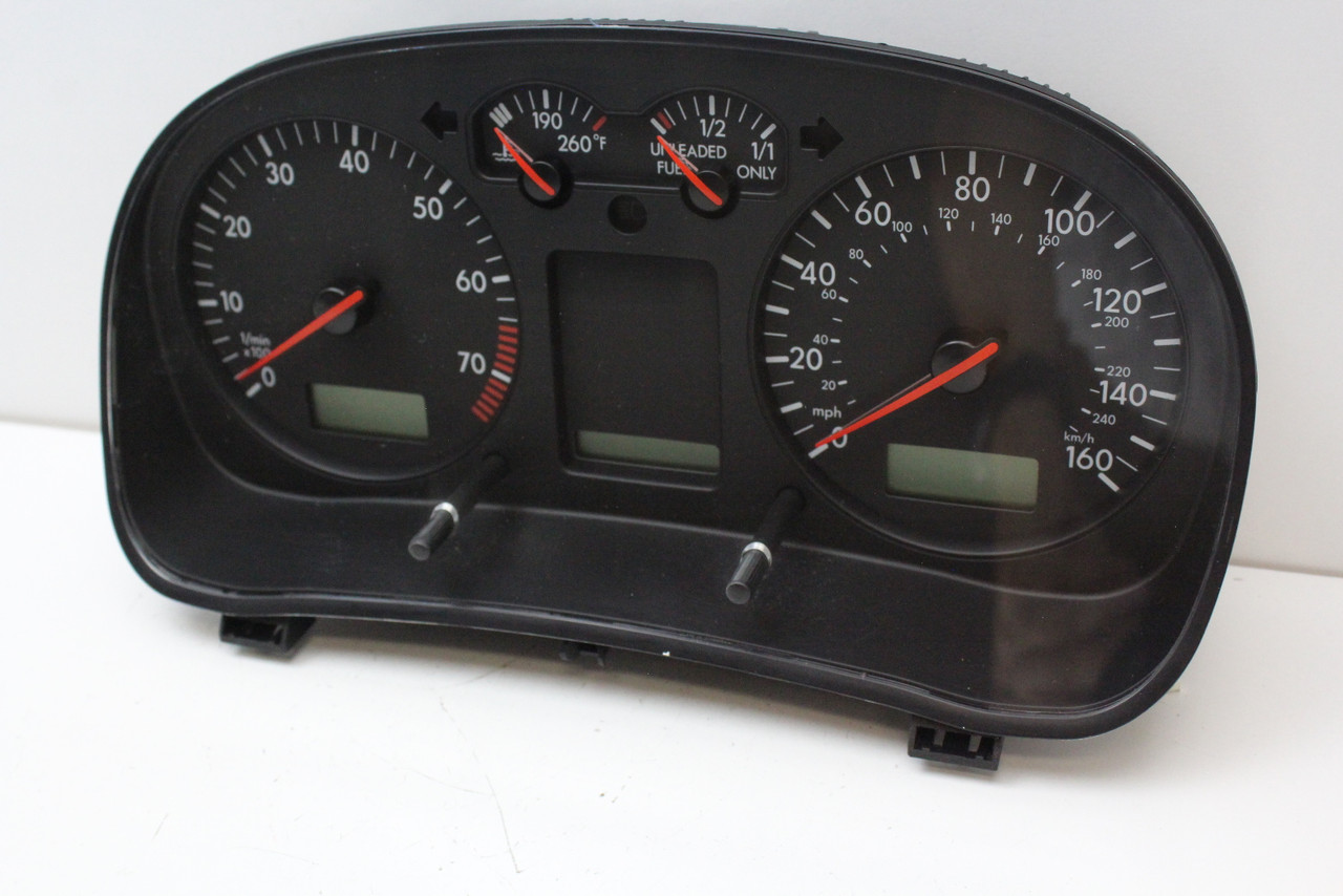 2000 00 Volkswagen Jetta 1J0 920 900K Speedometer Instrument
