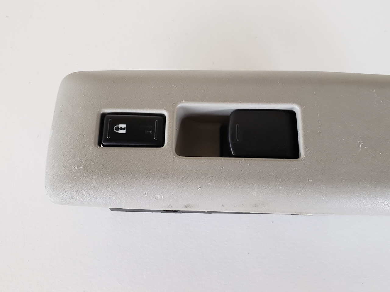 08-10 Nissan Rogue 80960 JM00A Right Front Passenger Window Switch OEM