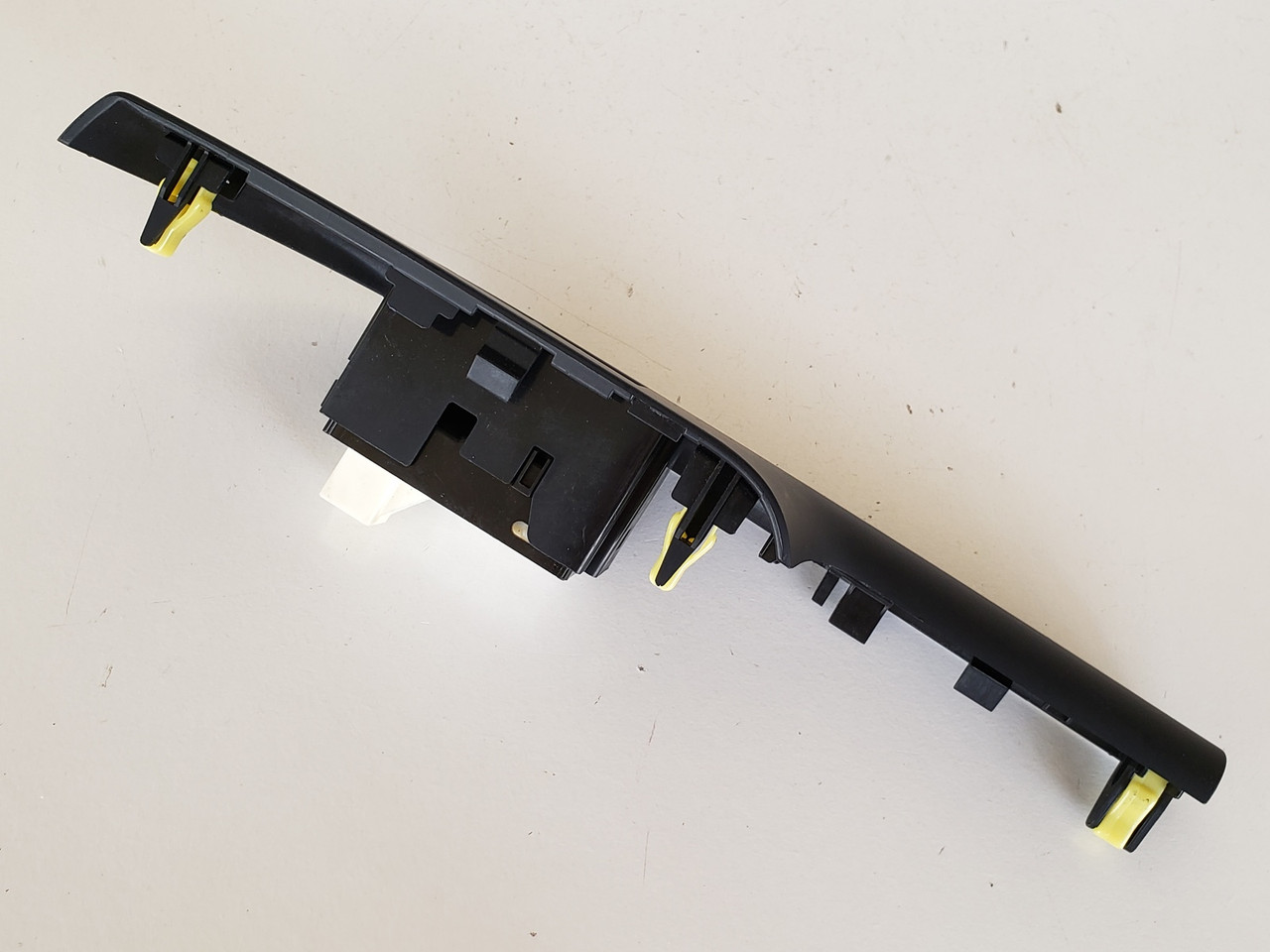 12 Lexus CT200H 74272-76010 Left Rear Passenger Window Switch OEM 12 Lexus CT200H 74272-76010 Left Rear Passenger Window Switch OEM