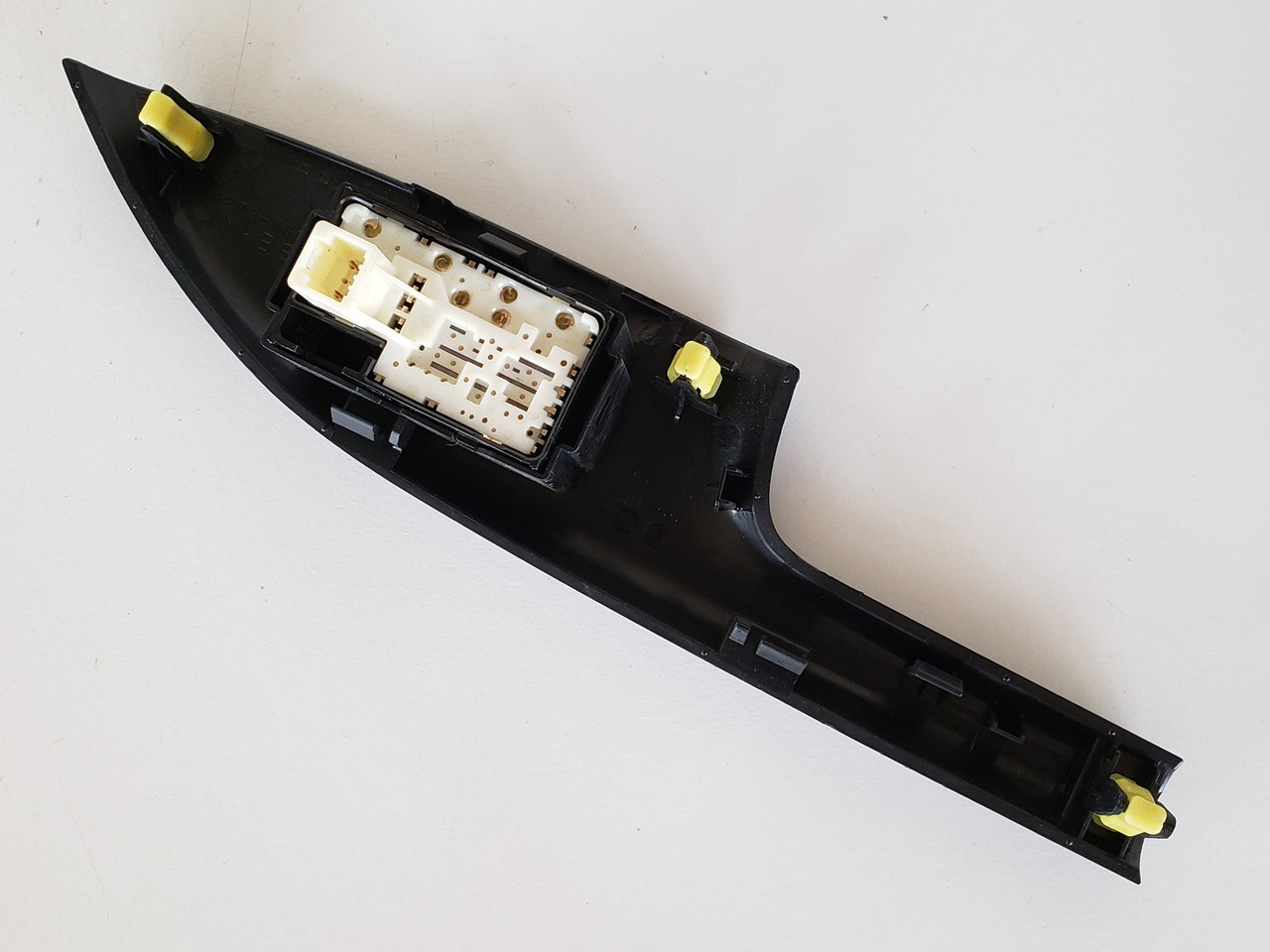 12 Lexus CT200H 74272-76010 Left Rear Passenger Window Switch OEM 12 Lexus CT200H 74272-76010 Left Rear Passenger Window Switch OEM