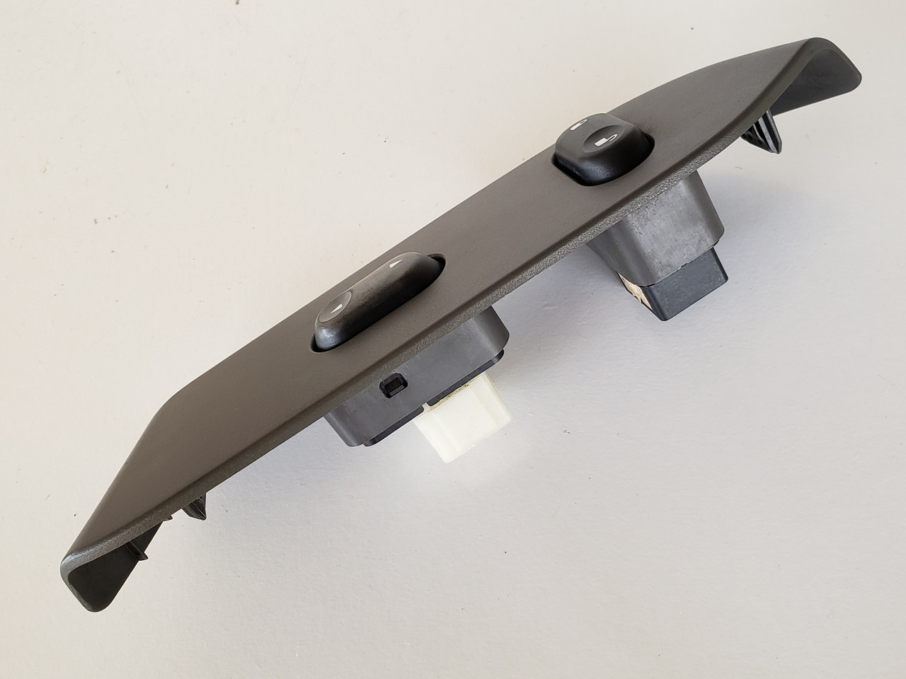 01-03 Ford Explorer 1L54-14A563-AAW Right Front Passenger Window Switch OEM