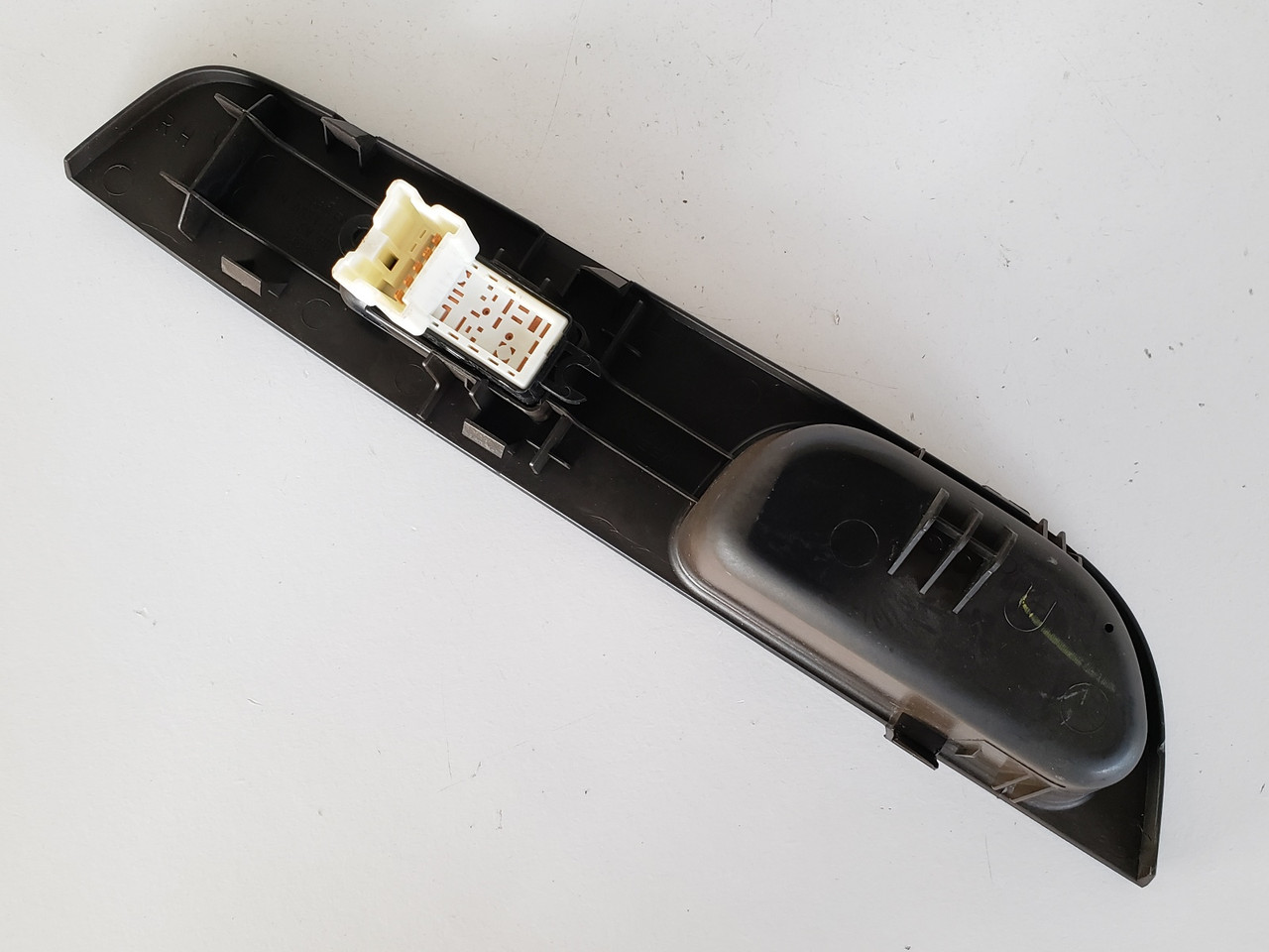 10-12 Nissan Versa 82980-EM31A Right Rear Passenger Window Switch OEM 10-12 Nissan Versa 82980-EM31A Right Rear Passenger Window Switch OEM