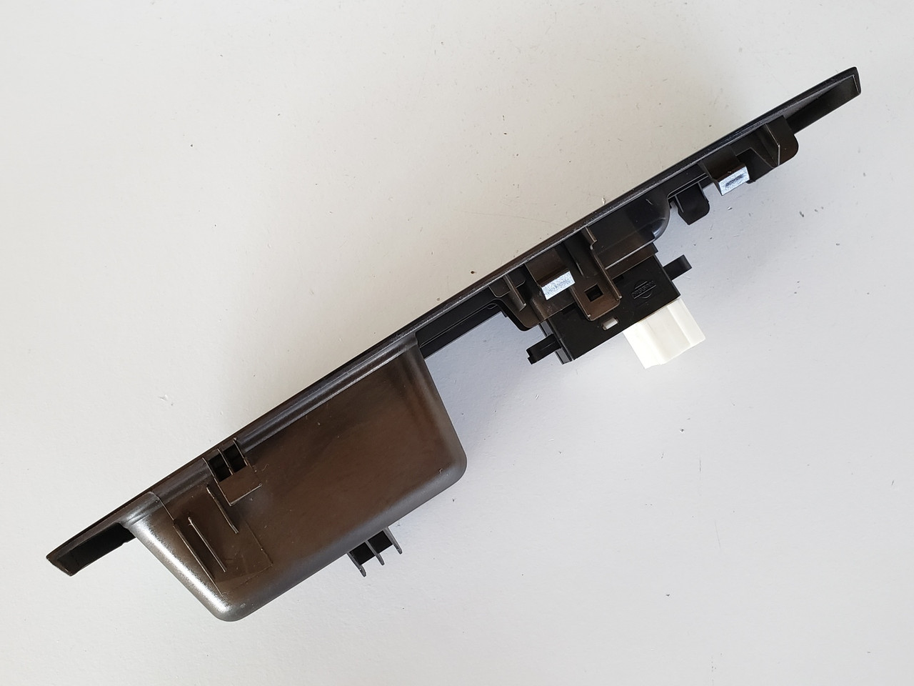 10-12 Nissan Versa 82980-EM31A Right Rear Passenger Window Switch OEM 10-12 Nissan Versa 82980-EM31A Right Rear Passenger Window Switch OEM