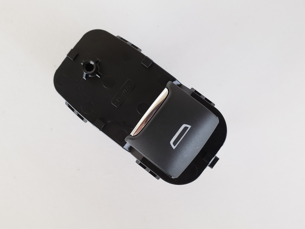 19 Cadillac XT5 84161544 Left & Right Rear Passenger Window Switch OEM 19 Cadillac XT5 84161544 Left & Right Rear Passenger Window Switch OEM