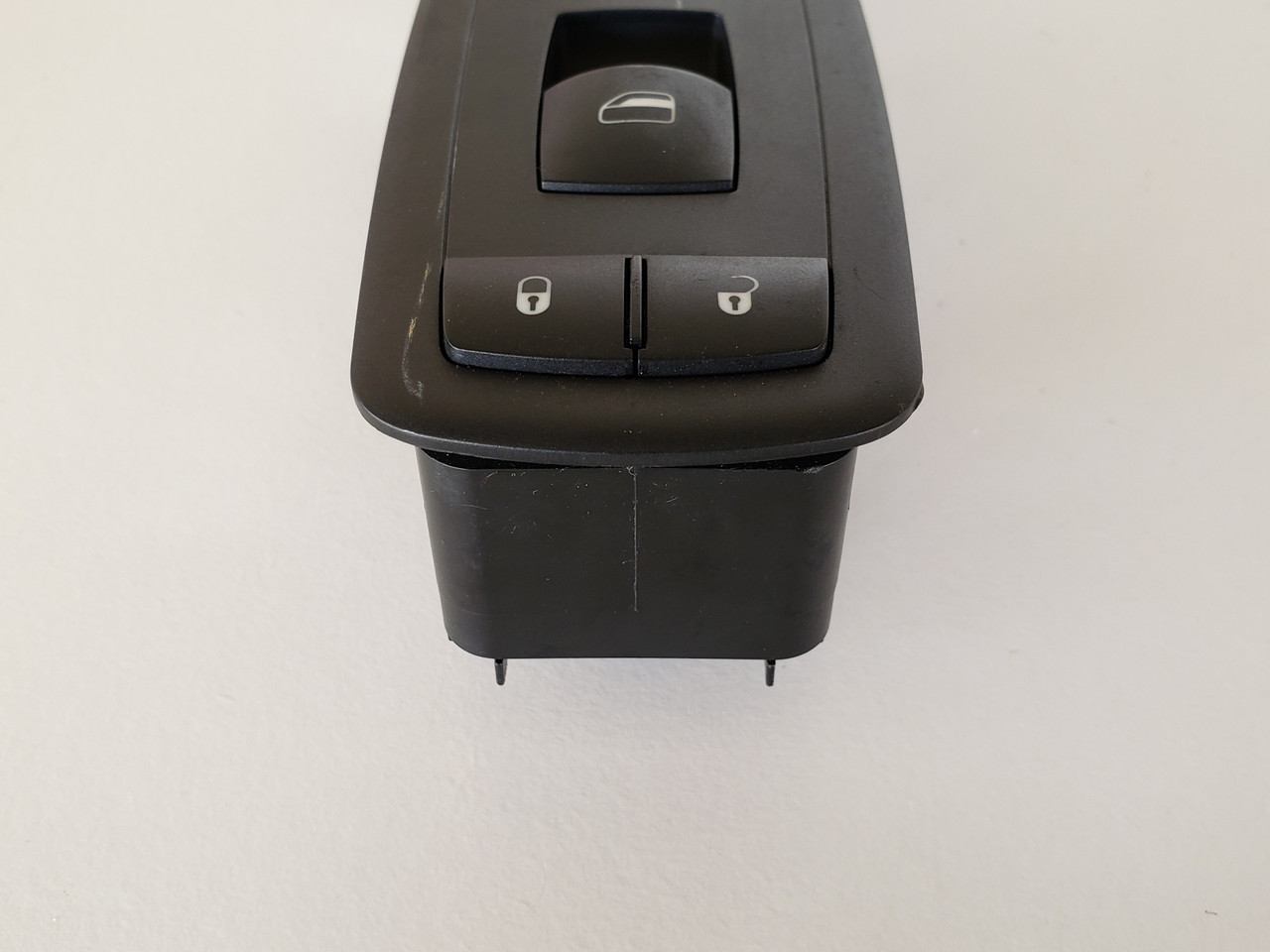 08 Chrysler Town & Country 68029178AA Right Front Passenger Window Switch OEM