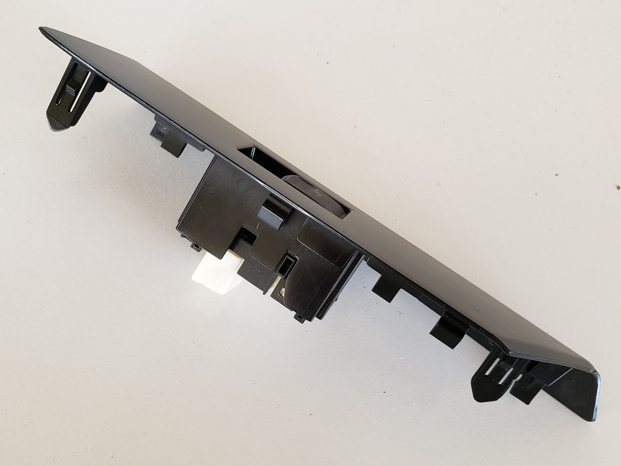 13-18 Toyota Rav4 74272-0R050 Left Rear Passenger Window Switch OEM 13-18 Toyota Rav4 74272-0R050 Left Rear Passenger Window Switch OEM