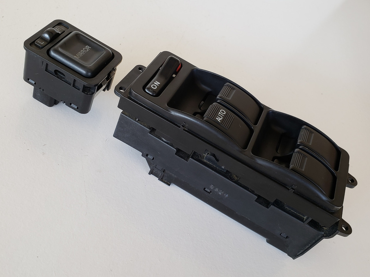 99-02 Honda Accord 35750-S84-A01 Drivers Side Left Master Window Switch OEM