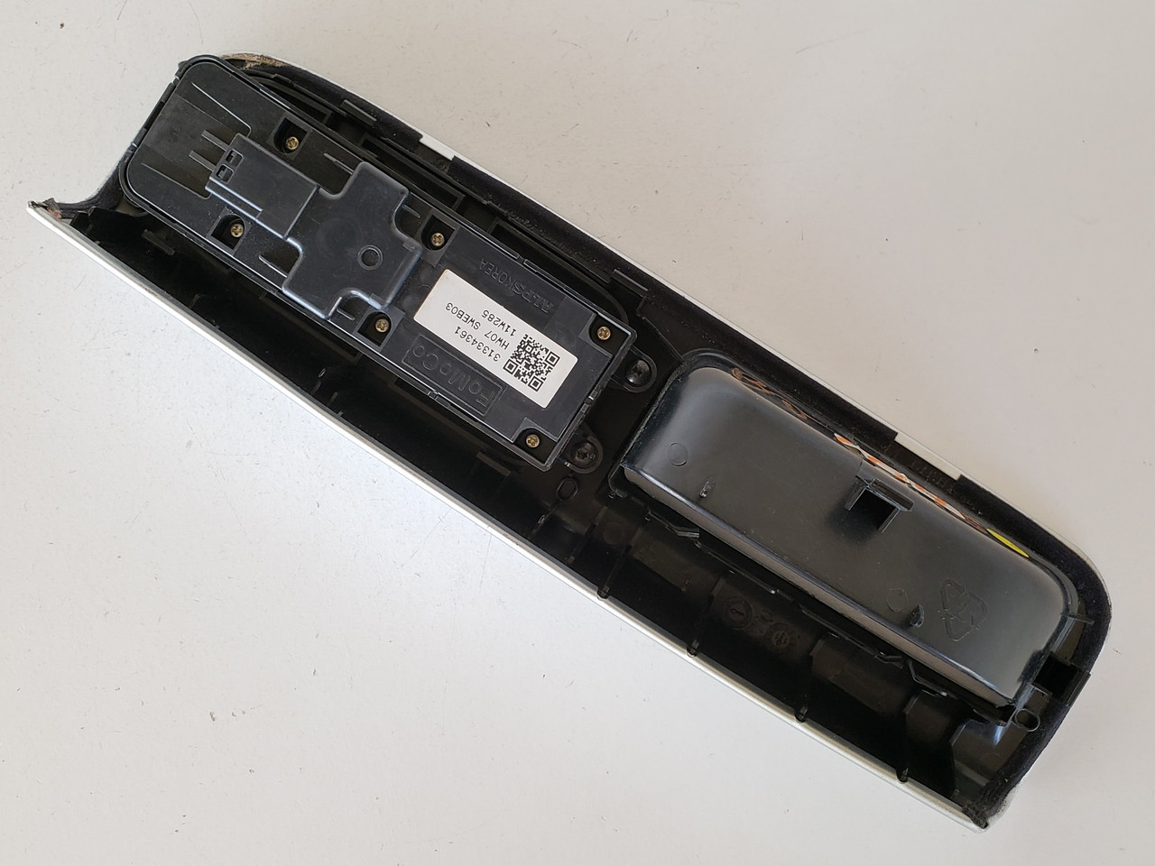 10-11 VW 30 Series 31334361 Drivers Side Left Master Window Switch OEM 10-11 VW 30 Series 31334361 Drivers Side Left Master Window Switch OEM