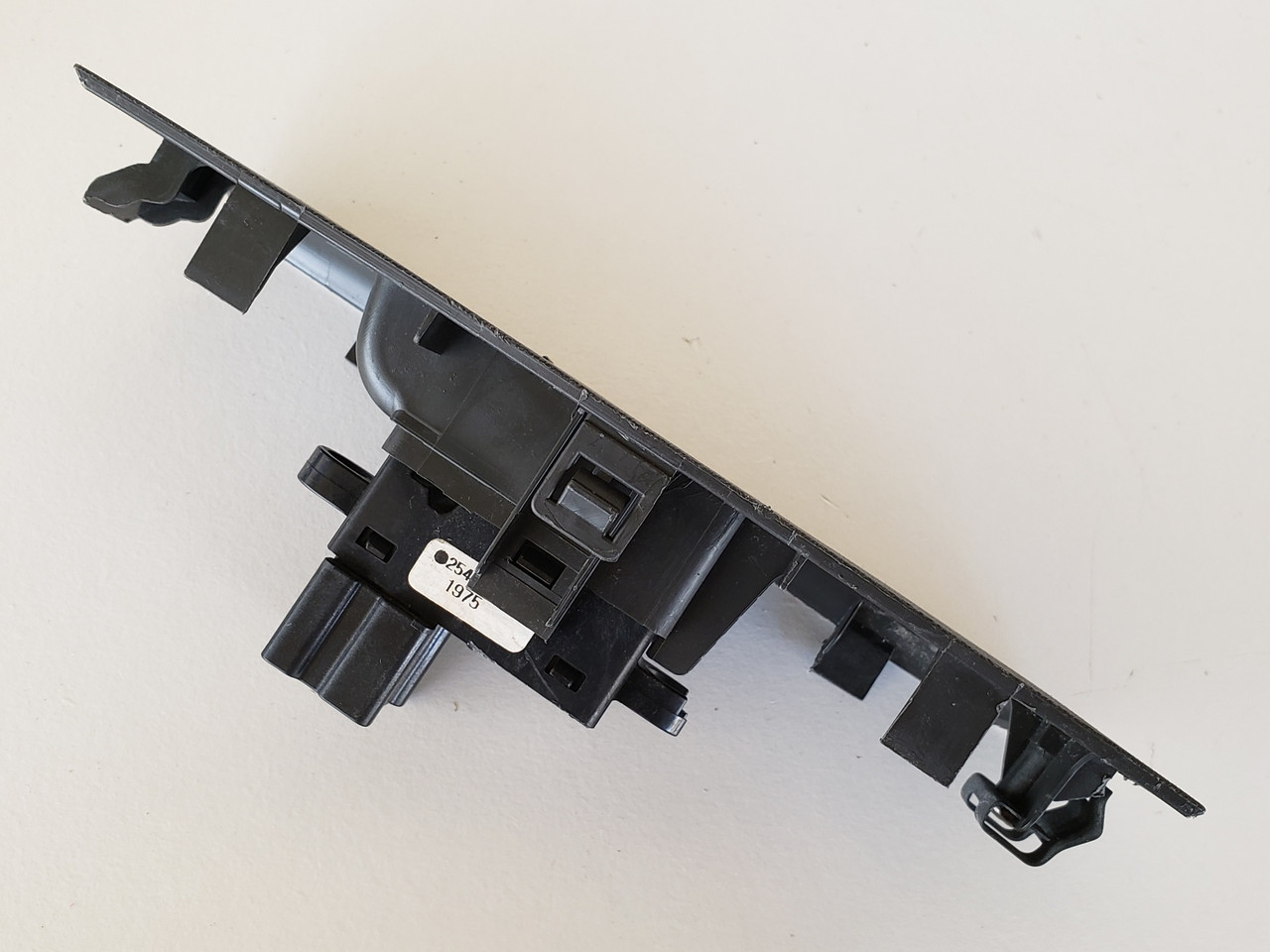 05-06 Nissan Frontier 25411 EA003 Left Rear Passenger Window Switch OEM