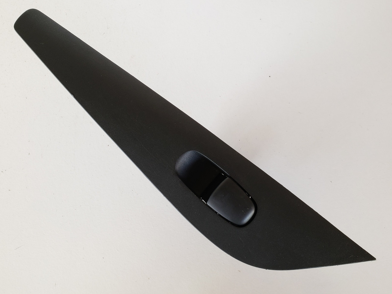 13-18 Nissan Altima 25411 3TA3A Left Rear Passenger Window Switch OEM 13-18 Nissan Altima 25411 3TA3A Left Rear Passenger Window Switch OEM