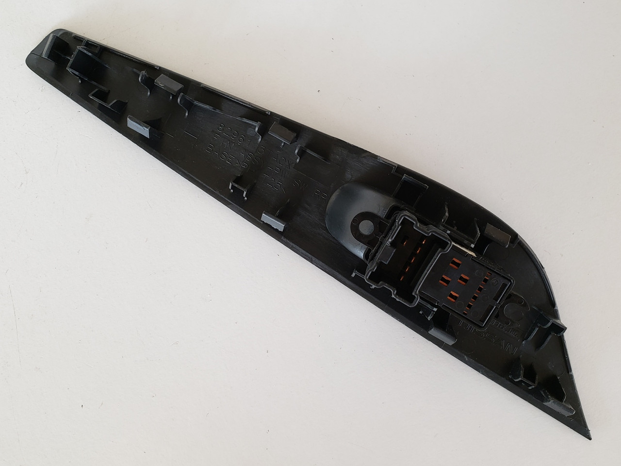 13-18 Nissan Altima 25411 3TA3A Left Rear Passenger Window Switch OEM 13-18 Nissan Altima 25411 3TA3A Left Rear Passenger Window Switch OEM