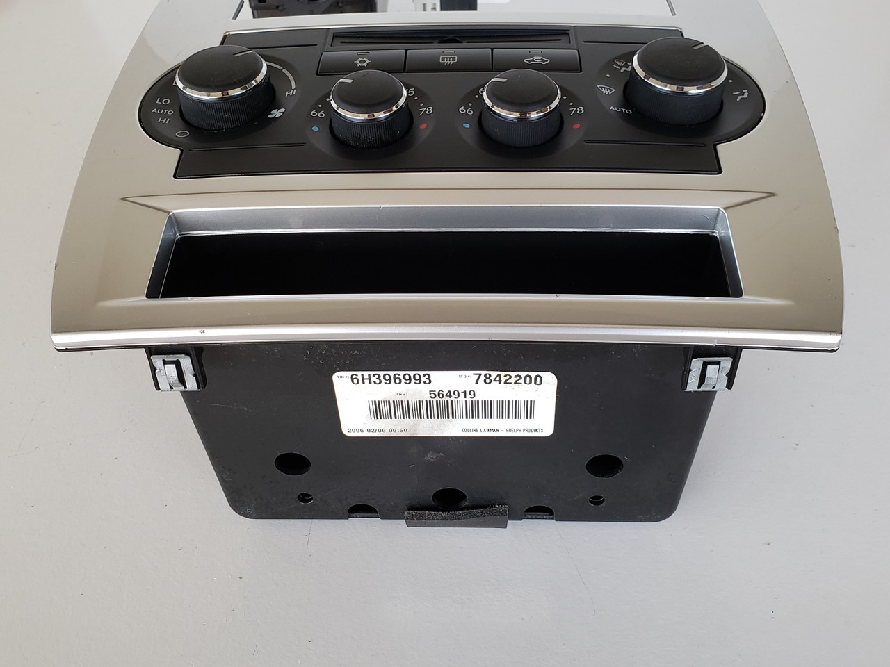 0507 Chrysler 300 P55111030AE Climate Control Panel Temperature Unit A