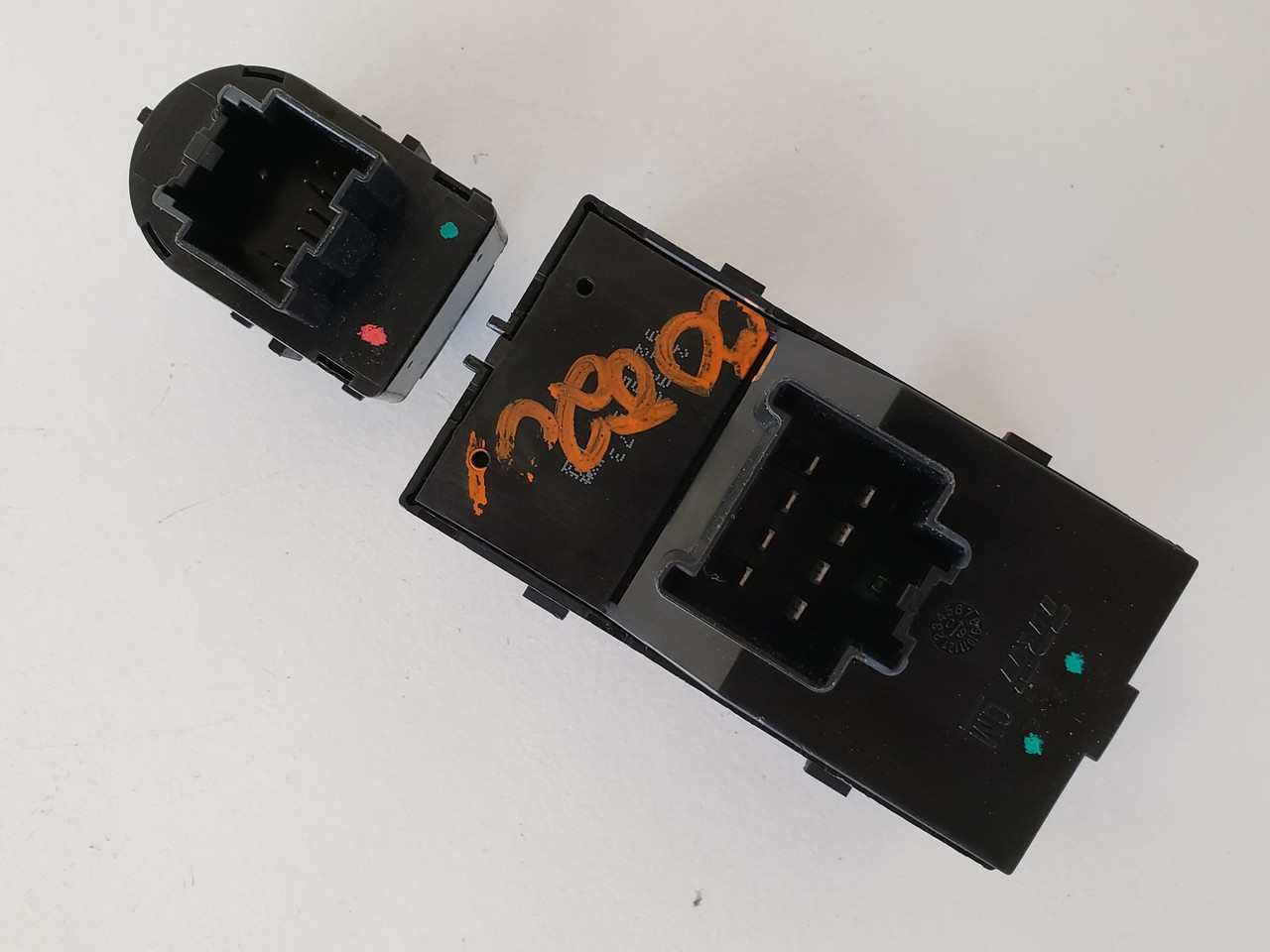 10-17 Chevy Equinox 25983673 Drivers Side Left Master Window & Mirror Switch OEM 10-17 Chevy Equinox 25983673 Drivers Side Left Master Window & Mirror Switch OEM