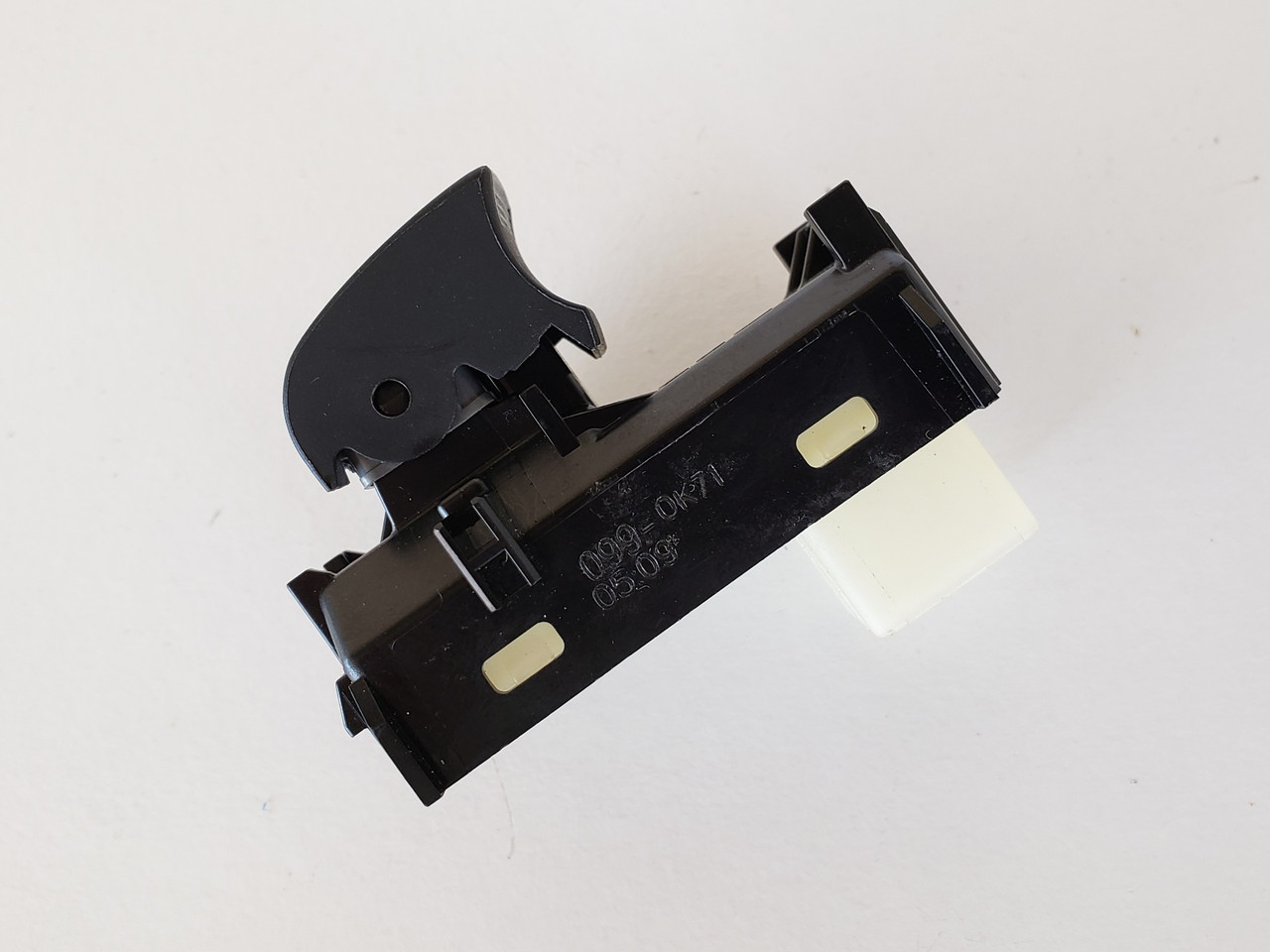 15-17 Toyota Camry 74272-06480 Rear Passenger Window Switch OEM 15-17 Toyota Camry 74272-06480 Rear Passenger Window Switch OEM