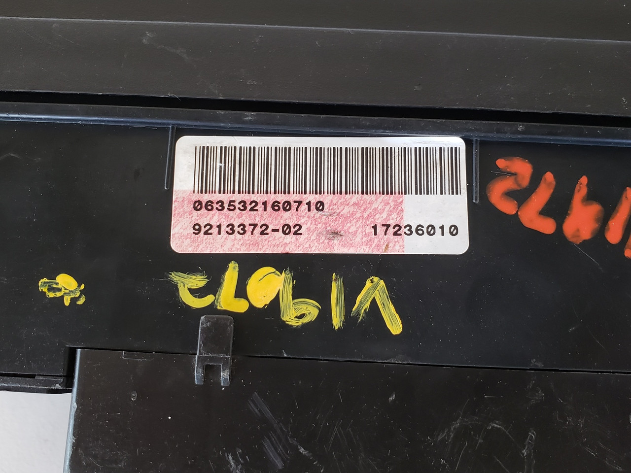 2011 Mini Clubman 17236010 Fusebox Fuse Box Relay Unit Module 2011 Mini Clubman 17236010 Fusebox Fuse Box Relay Unit Module