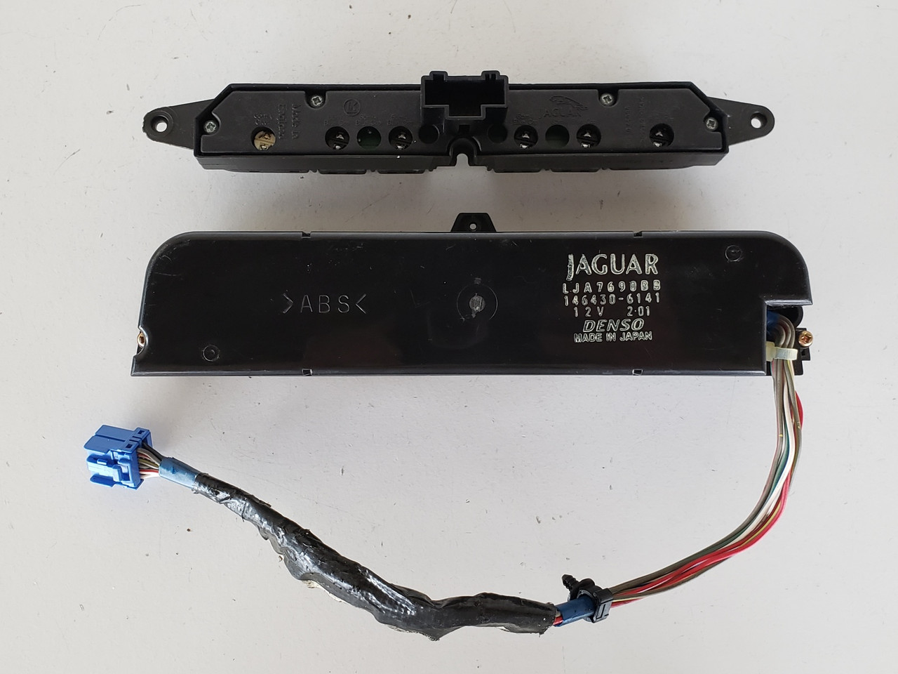 98-03 Jaguar XJ8 LJA7690BB Climate Control Panel Temperature Unit