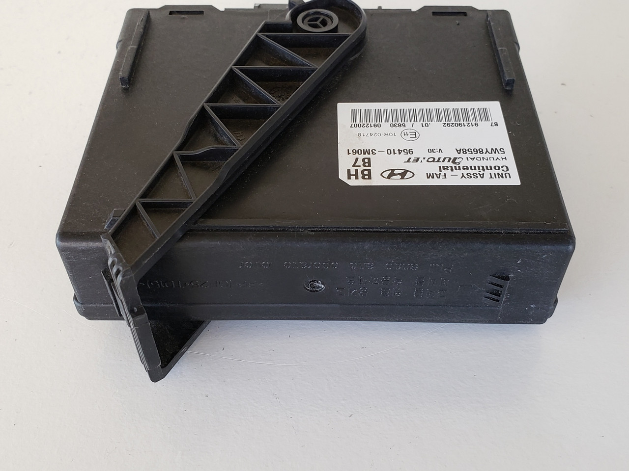 2010-2011 2010-2011 Hyundai Genesis 95410-3M061 BCM BCU Body Control Unit Module