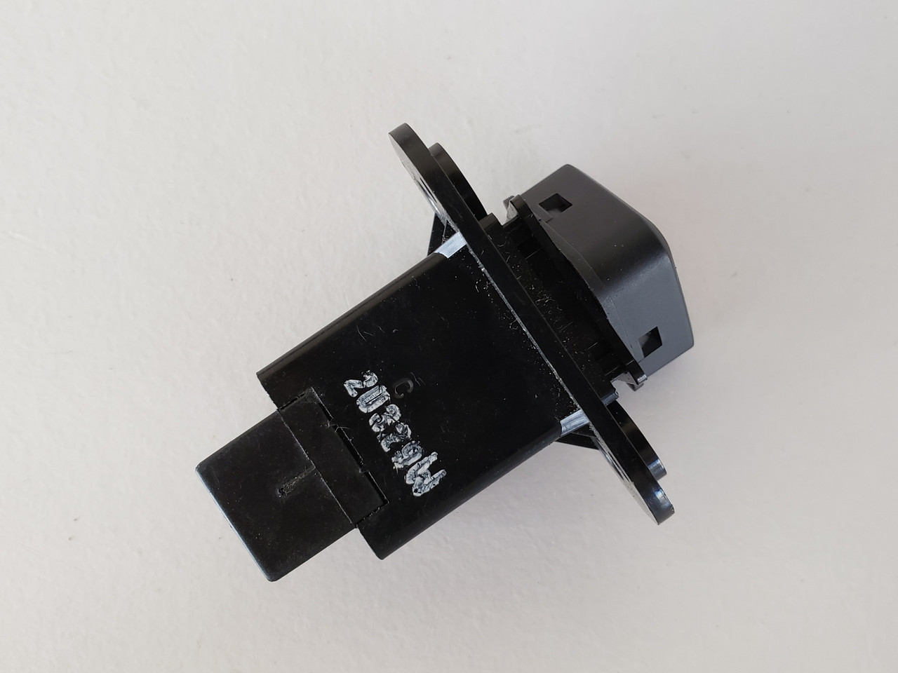 12-13 Chevrolet Chevy Sonic 95214143 Hazard Button Dash OEM 12-13 Chevrolet Chevy Sonic 95214143 Hazard Button Dash OEM