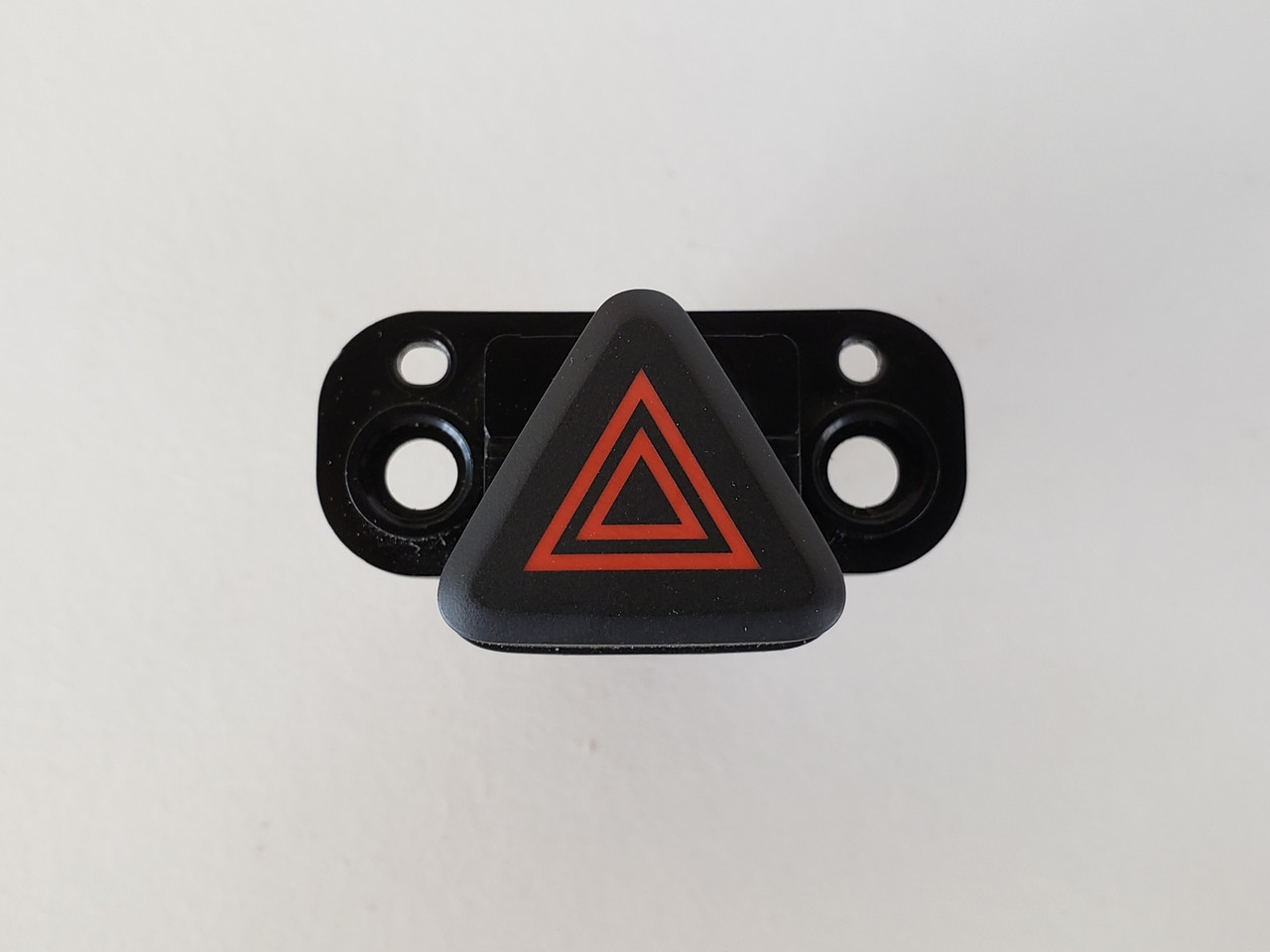 12-13 Chevrolet Chevy Sonic 95214143 Hazard Button Dash OEM 12-13 Chevrolet Chevy Sonic 95214143 Hazard Button Dash OEM