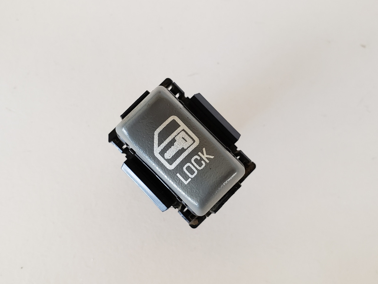 92-99 Pontiac Bonneville 25559814 Door Lock Control Switch OEM 92-99 Pontiac Bonneville 25559814 Door Lock Control Switch OEM