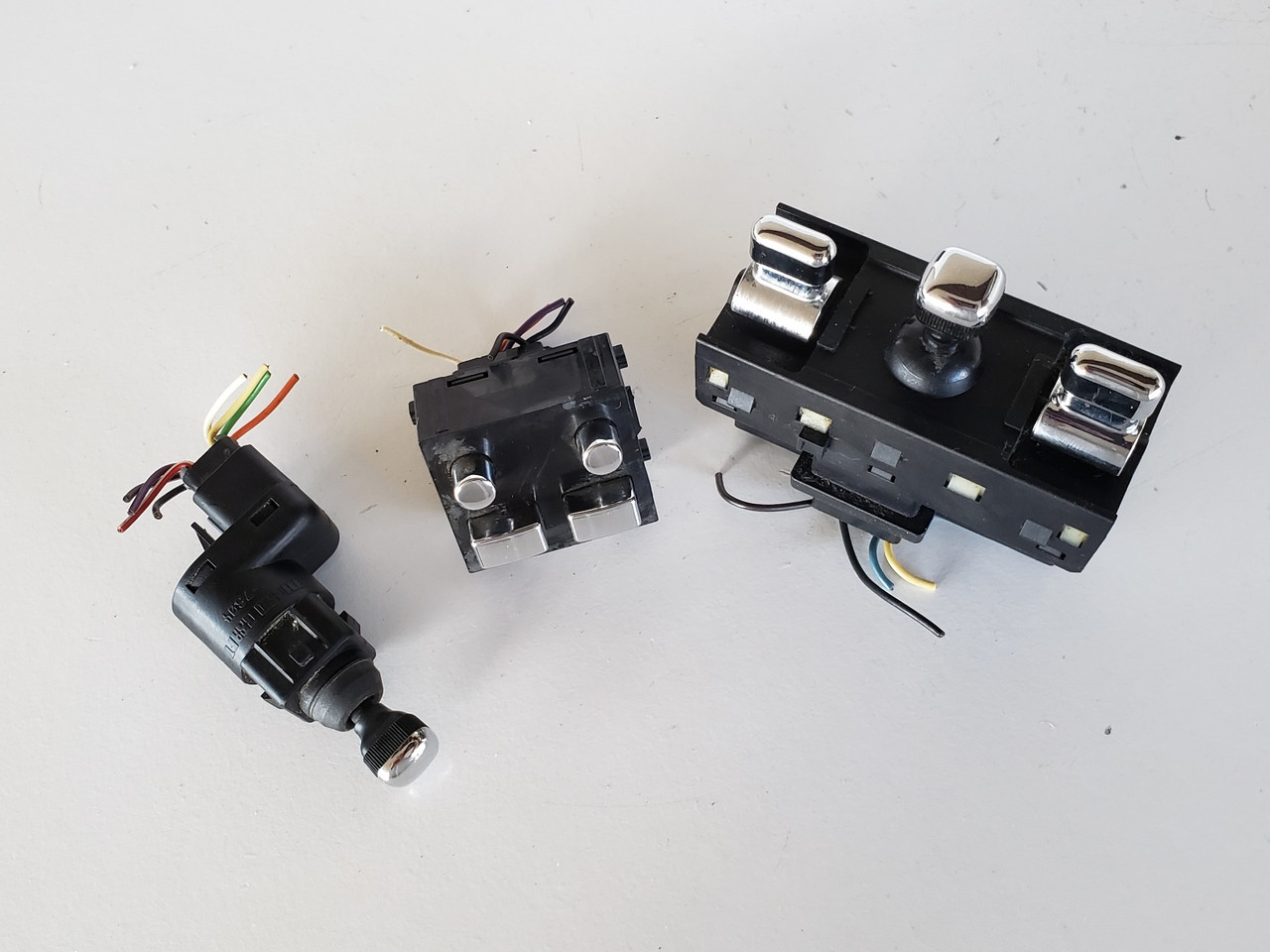 94-96 Cadillac Deville 20753934 Seat Adjuster Switch & Mirror Switch OEM 94-96 Cadillac Deville 20753934 Seat Adjuster Switch & Mirror Switch OEM