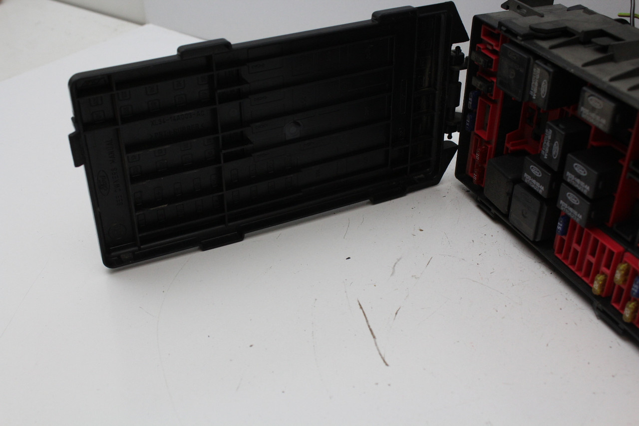 1999 Ford F-150 F150 Expedition XL34-14A003-AC Fusebox Fuse Box Relay Module