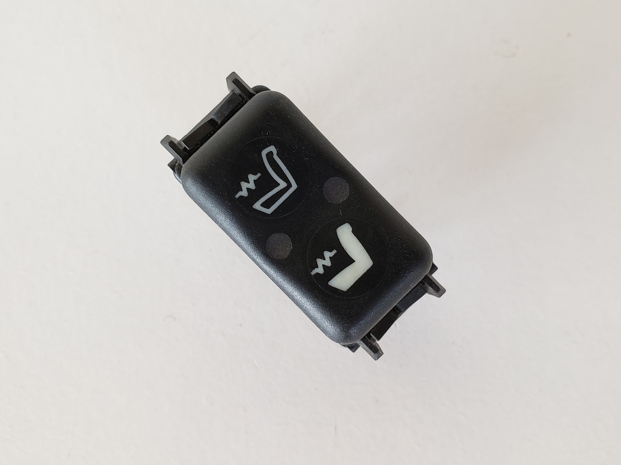 90-93 Mercedes Benz SL500 129 820 76 10 Heated Seat Switch OEM 90-93 Mercedes Benz SL500 129 820 76 10 Heated Seat Switch OEM