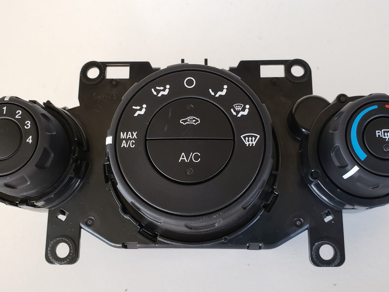 14-19 Fiesta D2BT-19980-AF Climate Control Panel Temperature Unit A/C Heater 14-19 Fiesta D2BT-19980-AF Climate Control Panel Temperature Unit A/C Heater