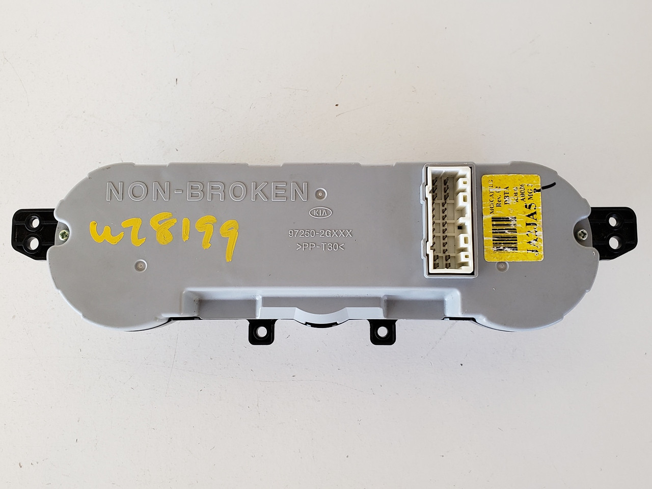 07-08 Kia Optima 97250-2GXXX Climate Control Panel Temperature Unit A/C Heater 07-08 Kia Optima 97250-2GXXX Climate Control Panel Temperature Unit A/C Heater