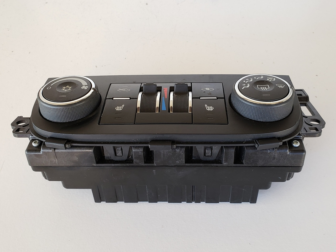 06-11 Chevy Impala 25884481 Climate Control Panel Temperature Unit A/C Heater