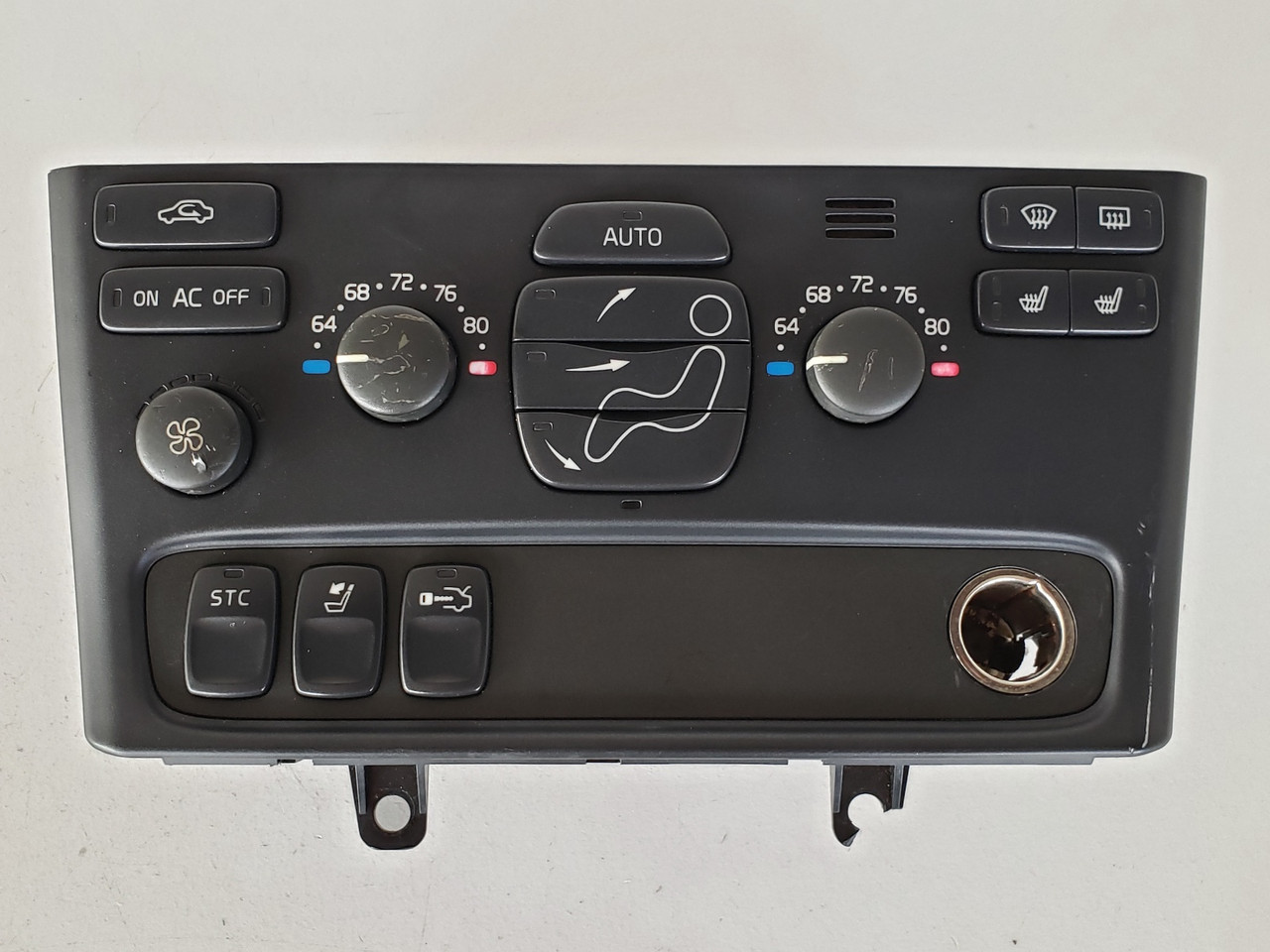 06 Volvo 80 Series 30746020 Climate Control Panel Temperature Unit A/C Heater