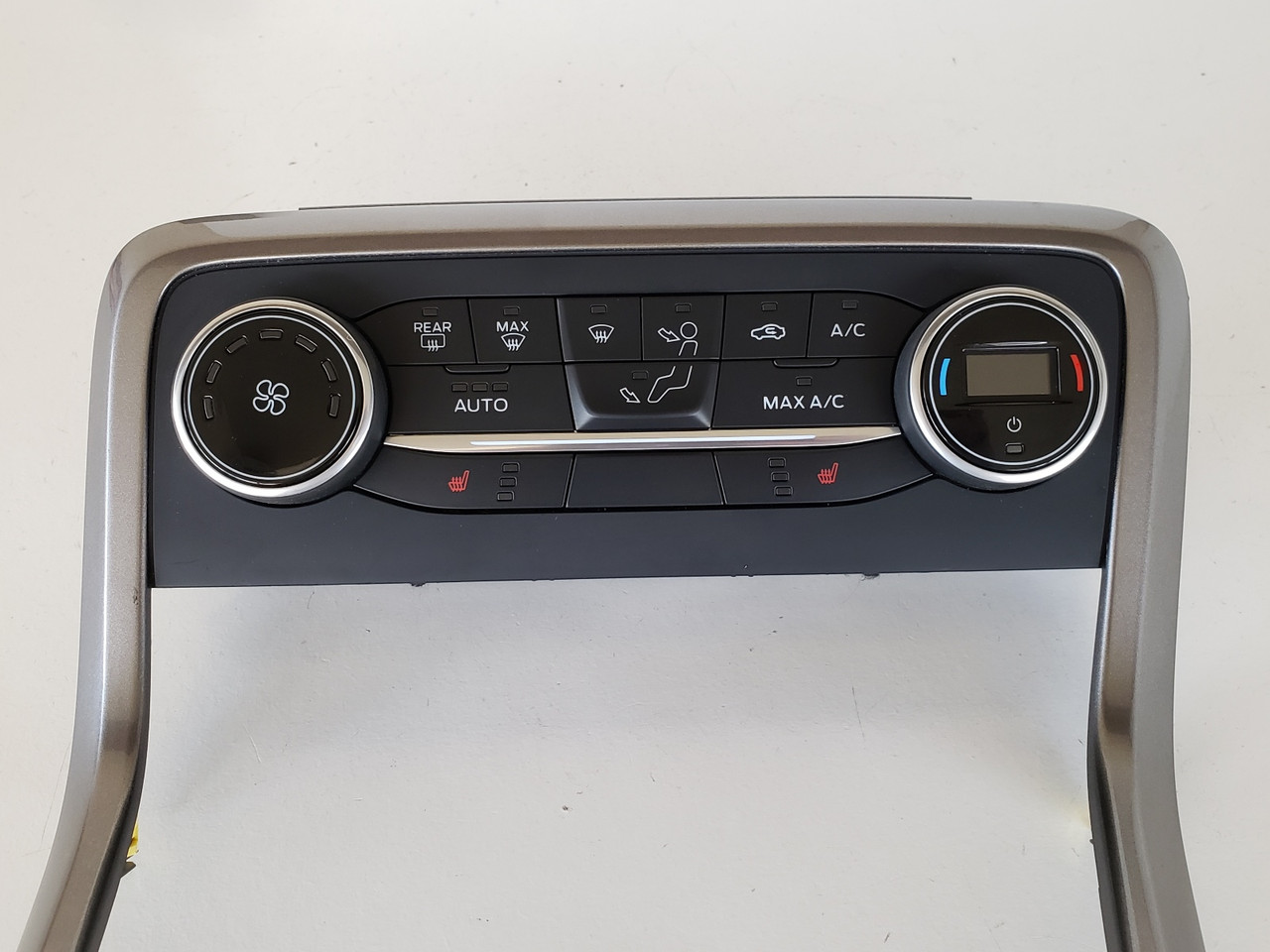 18-20 Ecosport GN15-18C612-CG Climate Control Panel Temperature Unit A/C Heater 18-20 Ecosport GN15-18C612-CG Climate Control Panel Temperature Unit A/C Heater