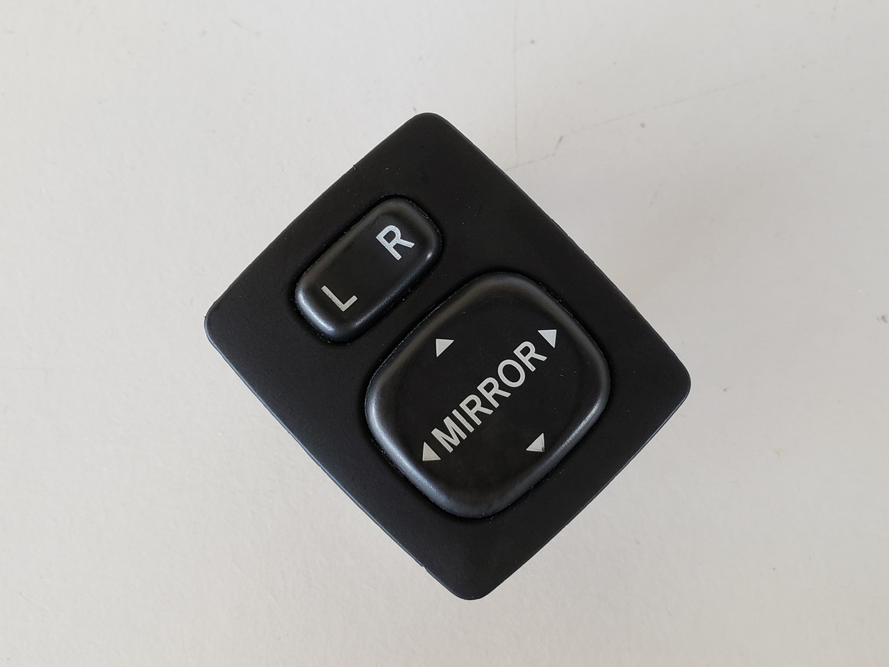 02-06 Toyota Camry 183574 Drivers Side Left Mirror Switch