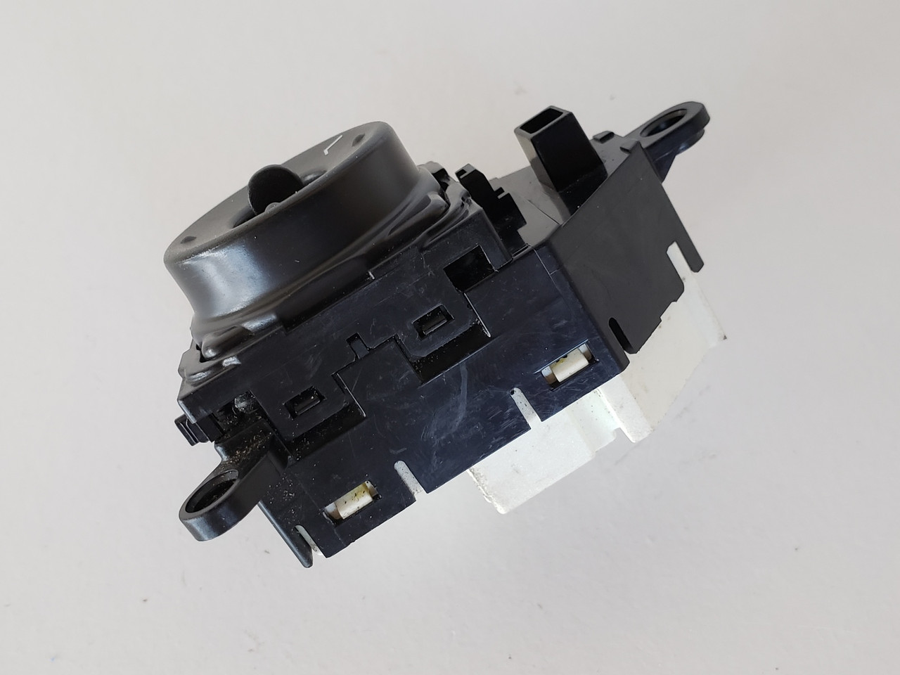 10-13 Kia Soul 93585-2K000 Drivers Side Left Mirror Switch OEM 10-13 Kia Soul 93585-2K000 Drivers Side Left Mirror Switch OEM