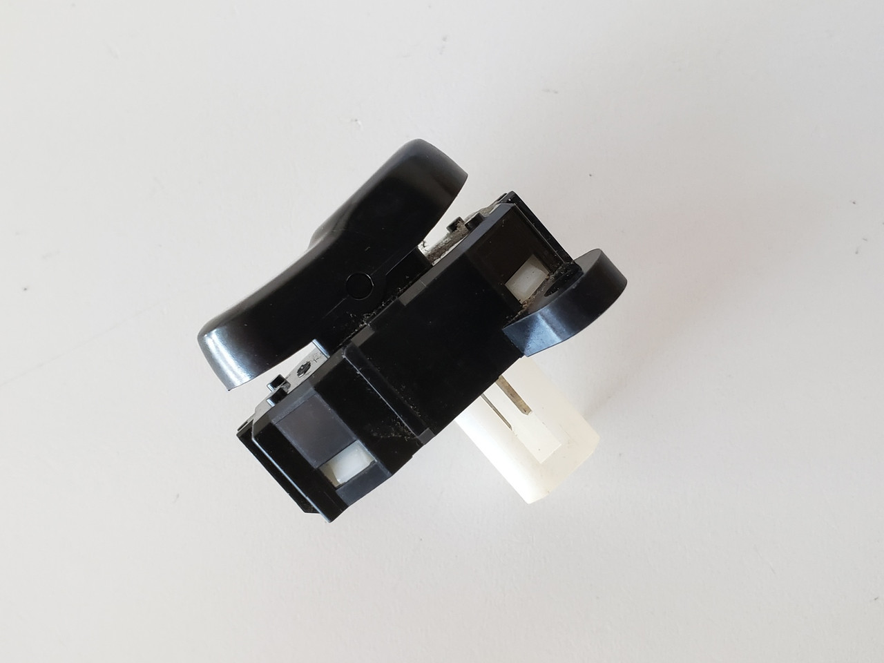 98-02 Mazda 626 GD7B6660 Drivers Side Left Door Lock Switch OEM