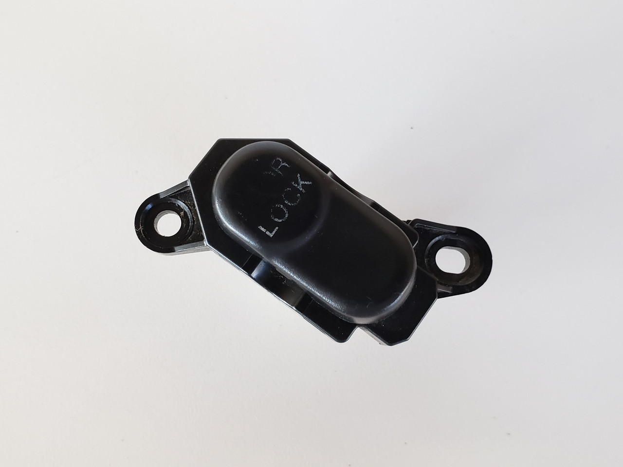 【おだんご】 1365、1394、①、③ 00-03 Mazda MPV LC626660A Drivers Side Left Door Lock Switch OEM