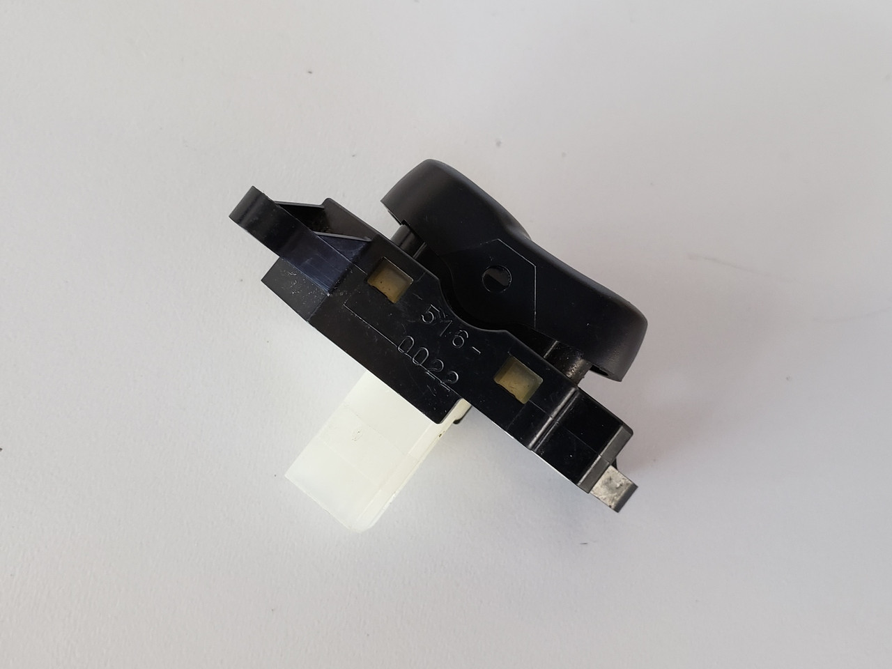 00-03 Mazda MPV LC626660A Drivers Side Left Door Lock Switch OEM