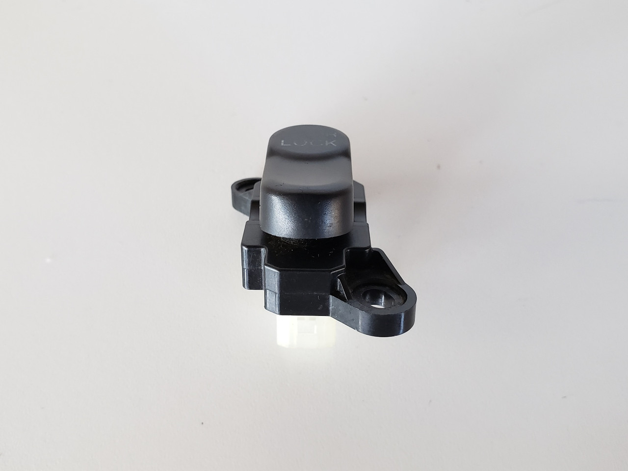 00-03 Mazda MPV LC626660A Drivers Side Left Door Lock Switch OEM