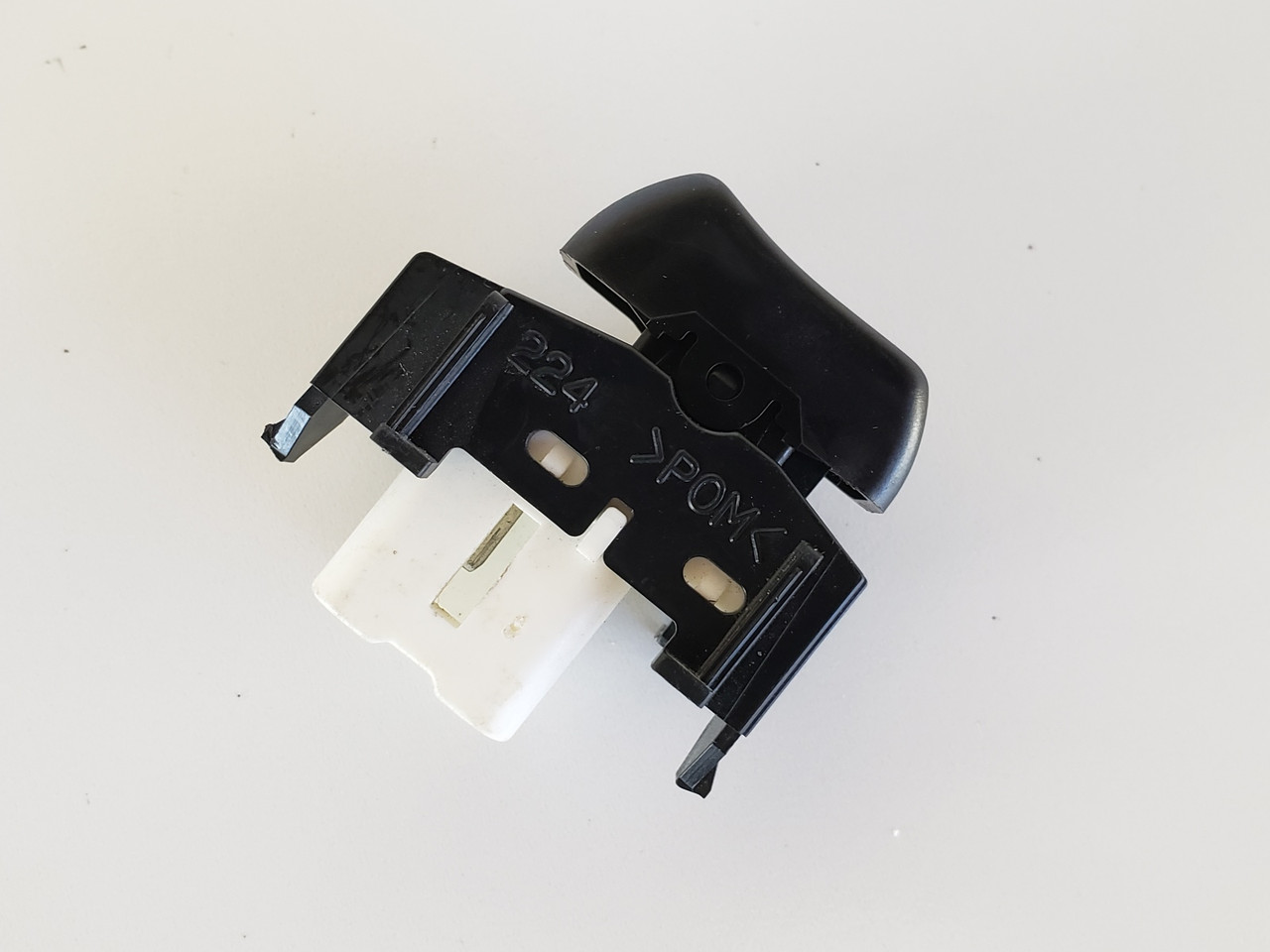 97-05 Toyota Rav4 84930-AA010 Door Lock Switch OEM 97-05 Toyota Rav4 84930-AA010 Door Lock Switch OEM