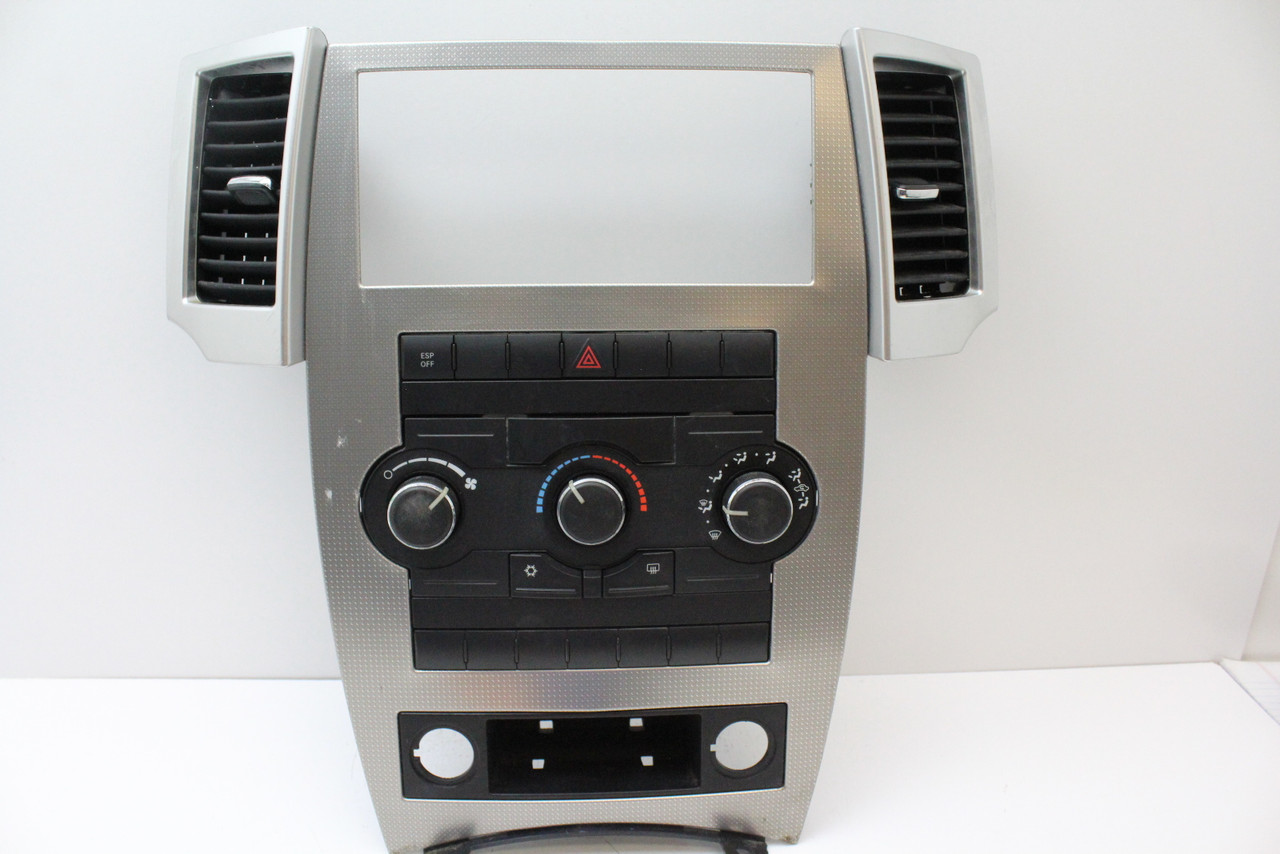 8-10 Jeep Grand Cherokee 55037979AA Climate Control Panel Temperature Unit A/C 8-10 Jeep Grand Cherokee 55037979AA Climate Control Panel Temperature Unit A/C