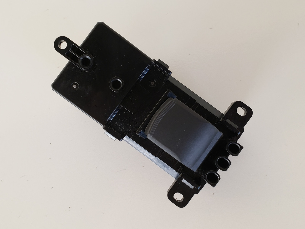 10-15 Hyundai Tucson Left & Right Rear Passenger Window Switch OEM 10-15 Hyundai Tucson Left & Right Rear Passenger Window Switch OEM