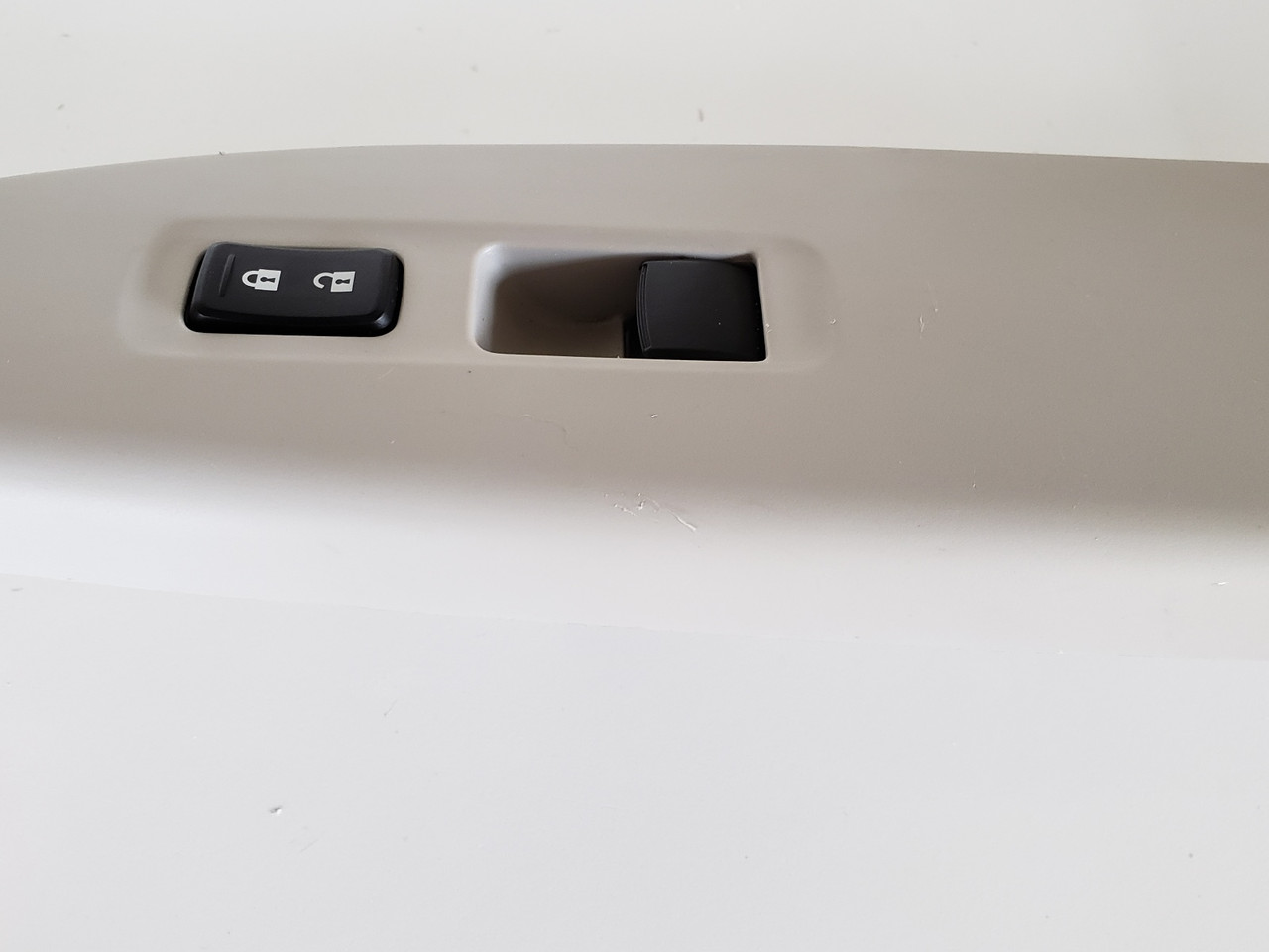 17-20 Mitsubishi Mirage 8608A320 Right Front Passenger Window