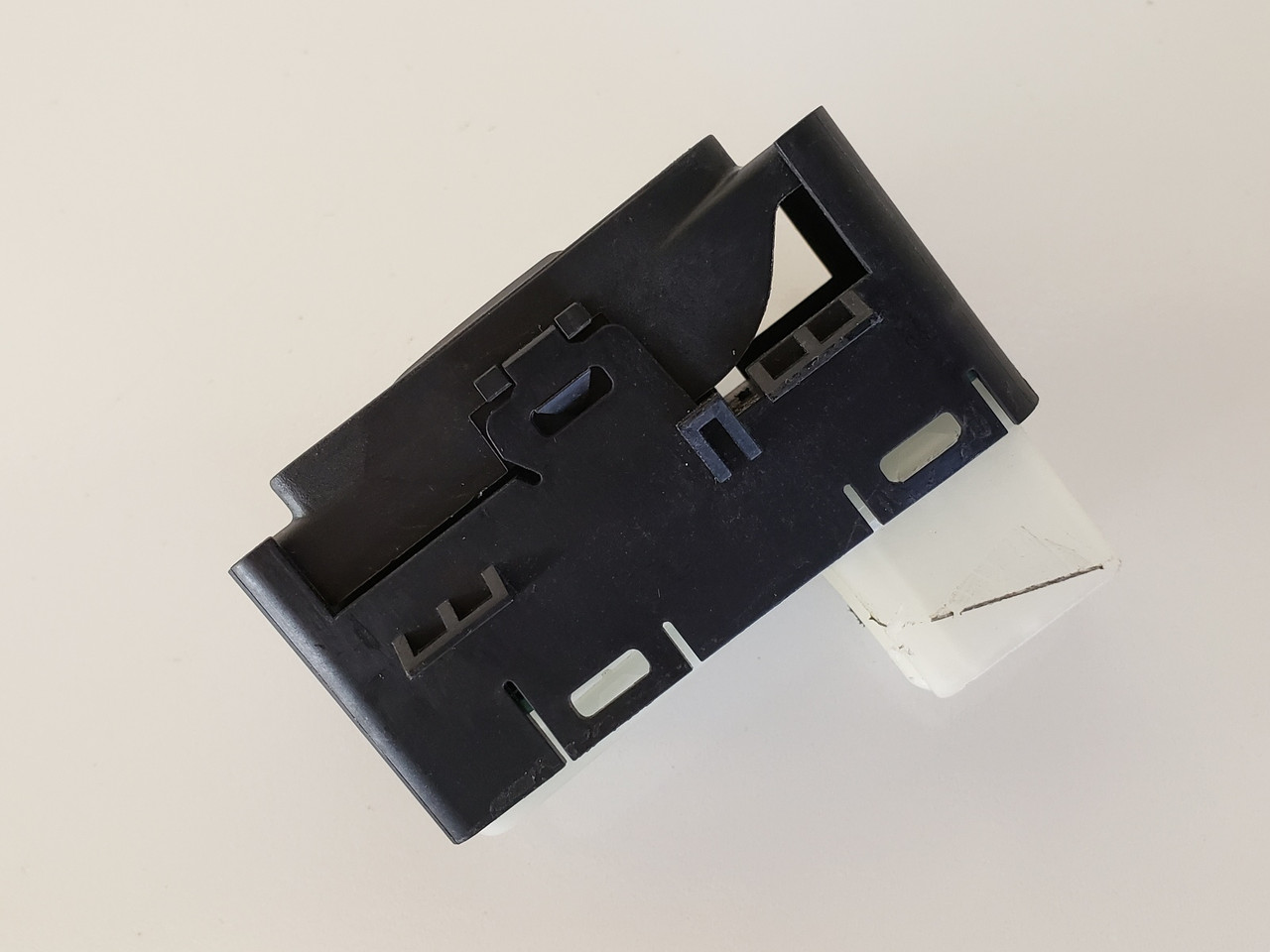 11-14 Dodge Challenger 68025161AB Right Front Passenger Window Switch OEM 11-14 Dodge Challenger 68025161AB Right Front Passenger Window Switch OEM