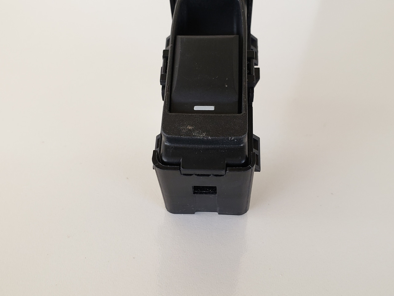 11-14 Dodge Challenger 68025161AB Right Front Passenger Window Switch OEM 11-14 Dodge Challenger 68025161AB Right Front Passenger Window Switch OEM