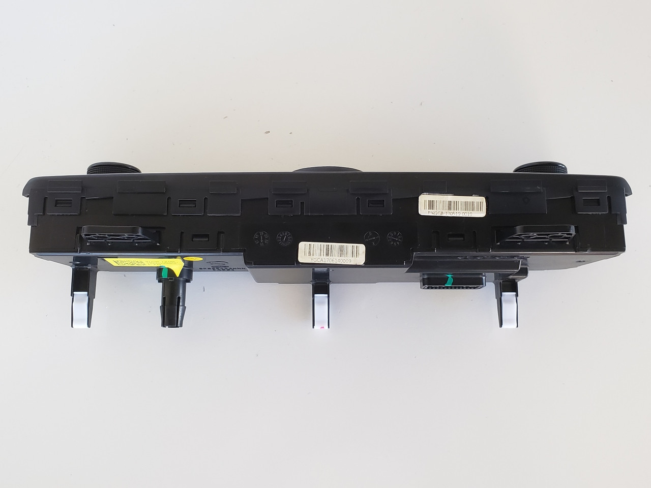 17-19 Kia Cadenza 97250-F6700 Climate Control Panel Temperature Unit A/C Heater 17-19 Kia Cadenza 97250-F6700 Climate Control Panel Temperature Unit A/C Heater
