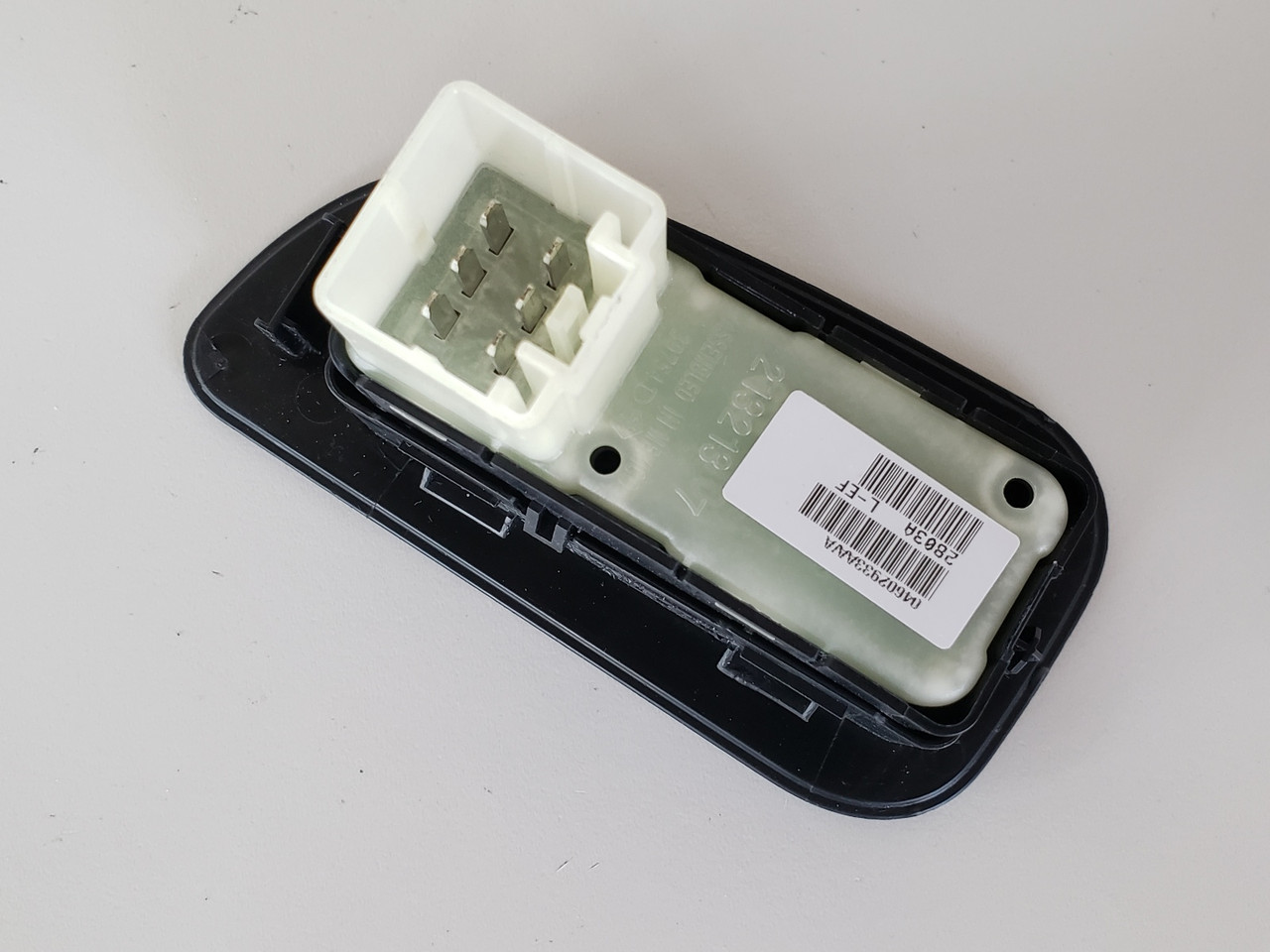 09-17 Volkswagen VW CC 7L6959855B Right Rear Passenger Window Switch OEM 09-17 Volkswagen VW CC 7L6959855B Right Rear Passenger Window Switch OEM